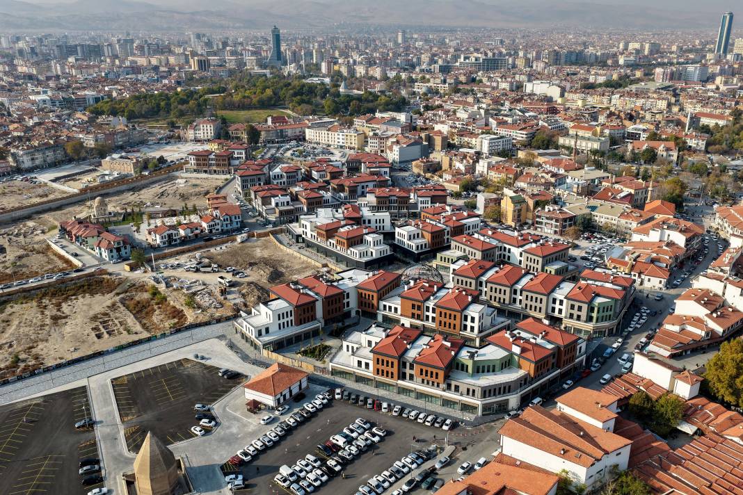 Paris’in Louvre’u, Konya’nın kalbinde canlanıyor 1